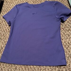 New Nike Women's Short Sleeve Form Tee Size Small - Persian Violet